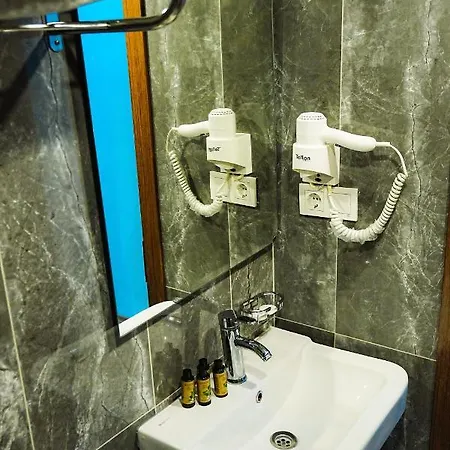 Отель Reyyan 3*